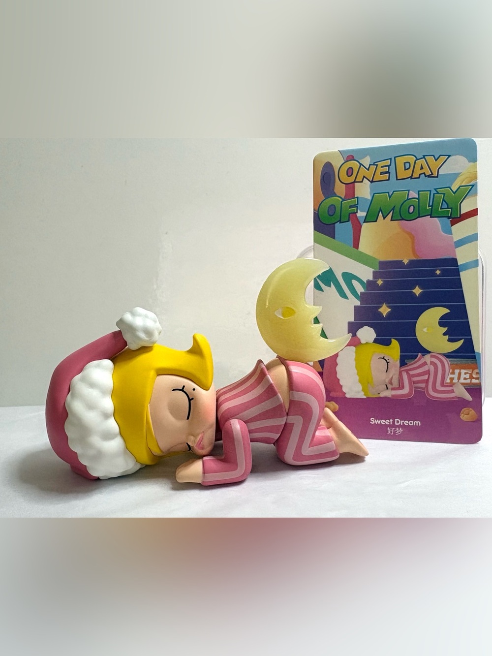 POP MART MOLLY – One Day of Molly Series: Sweet Dream (2020)